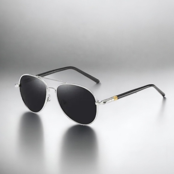 Mens Silver Metal Aviator Sunglasses Gray Polarized Lenses New - Picture 1 of 6